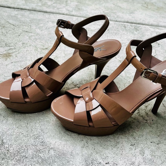 Saint Laurent- Elegant Nude Strappy Heels - Picture 5 of 7